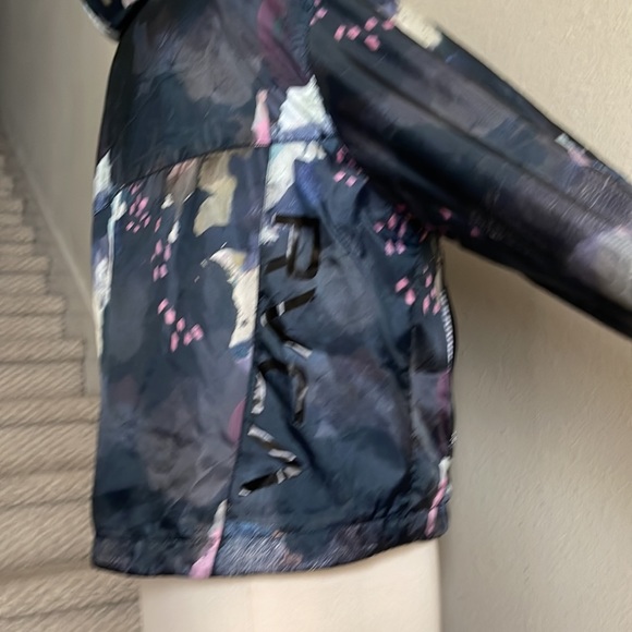 RVCA Sz S VA Sports Ripstop Cropped Windbreaker Jacket - Picture 6 of 12